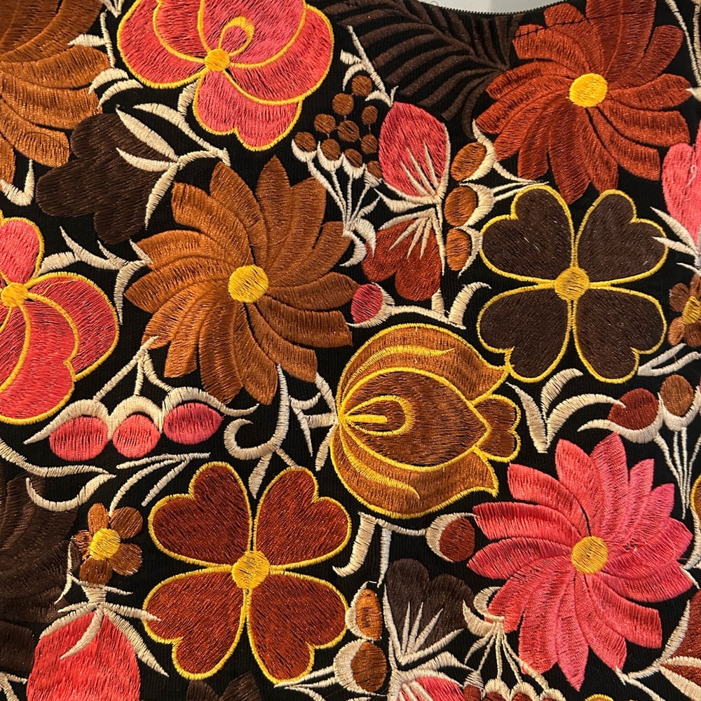 Embroidered Tote Bag Black Pink Brown - Picture 2 of 11